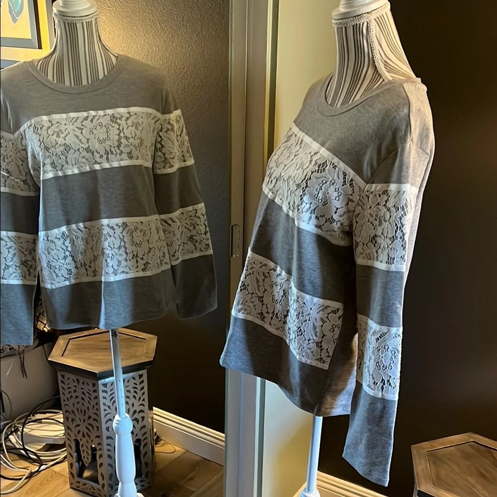 NWT. Karl Lagerfeld, size small, Gray and White Lace Panel Women's Top - Picture 5 of 13